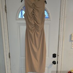 Elegant Sleeveless Tan Midi Dress